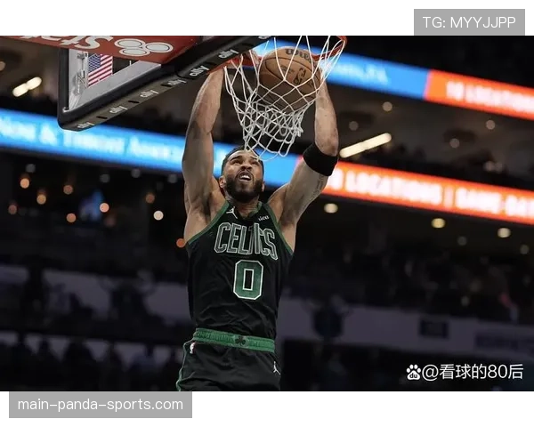 凯尔特人五外战术拉开空间，塔图姆单挑错位防守奏效